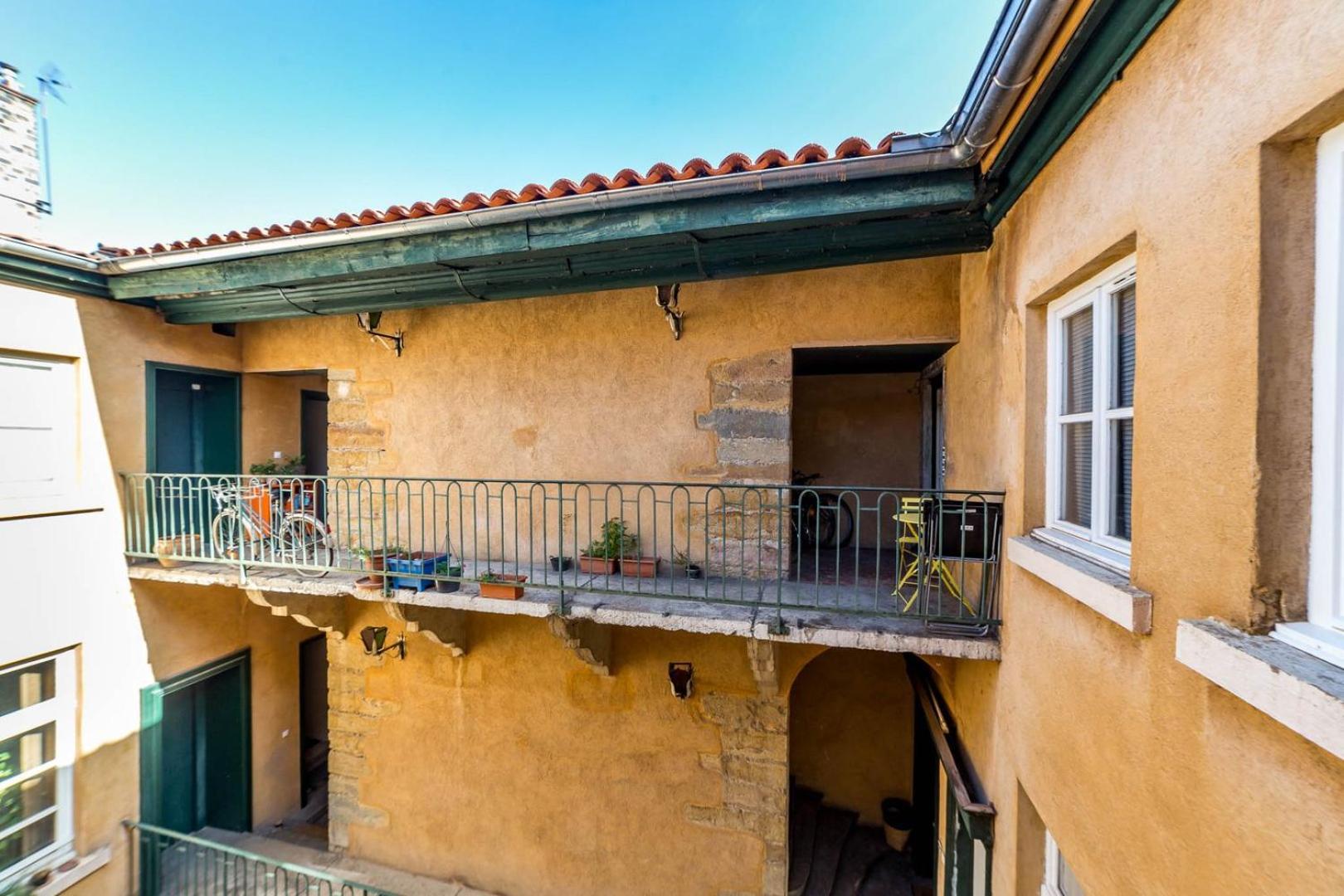 High-End Apartment Overlooking The Quays Ail Lyon Ngoại thất bức ảnh